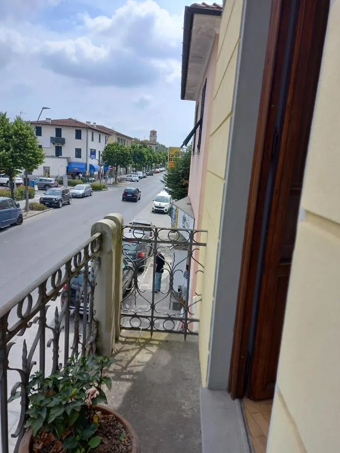 Lucca Holiday Rental- By The Walls N 395