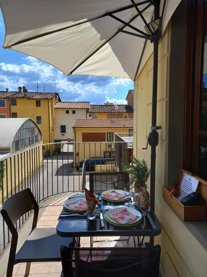 Lucca Holiday Rental- By The Walls N 395 0*,
